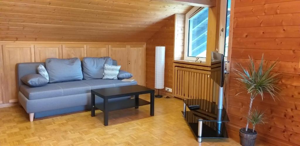 Munchen District Apartment | 2-Zimmer DG-Apartment mit eigener Sauna
