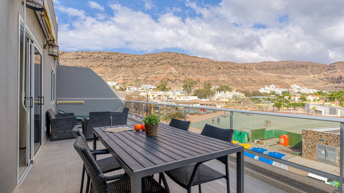 Playa de Mogan Apartment | 20 meters from the beach, terrace, private parking and AC