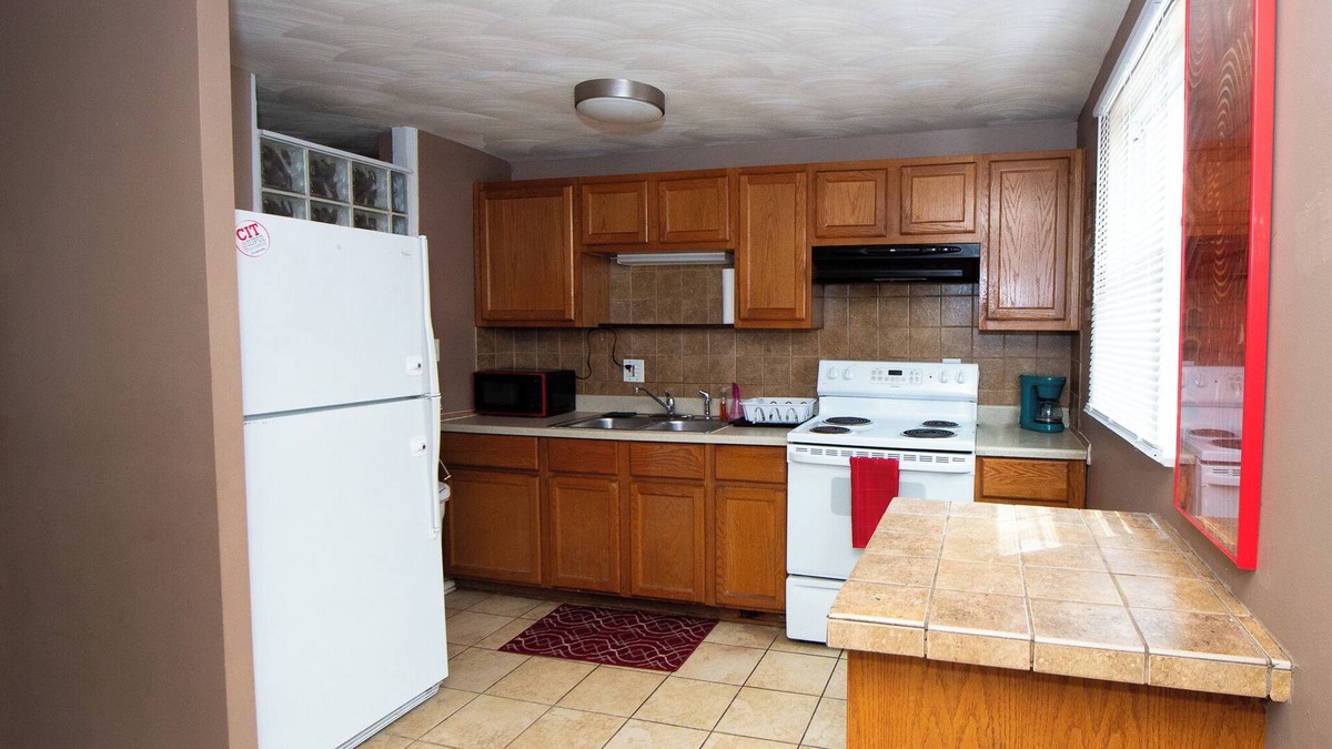 Acton House | 20 min. to Lucas Oil Stadium! Cozy 4 bdrs residence with 2 full baths & deckn