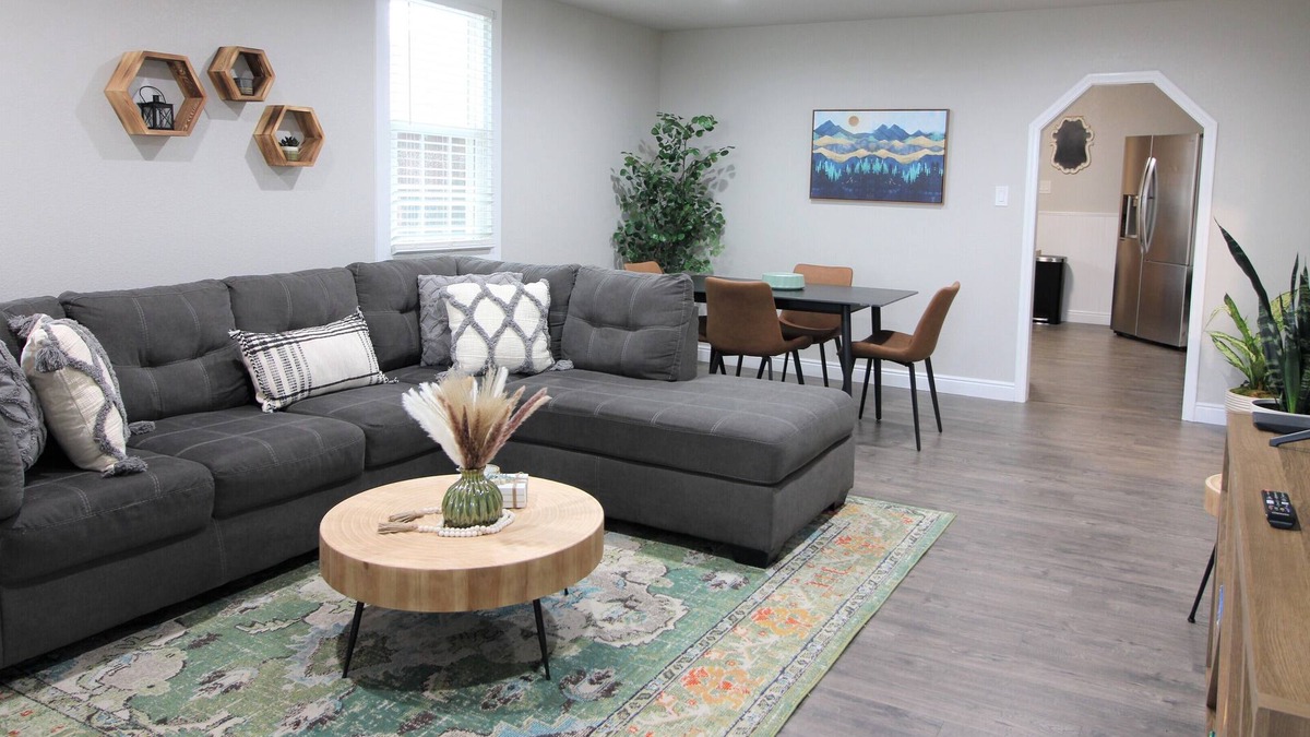Arvada House | 20 min to Red Rocks, Free RV parking, Private home, dogs are welcome. Great loc