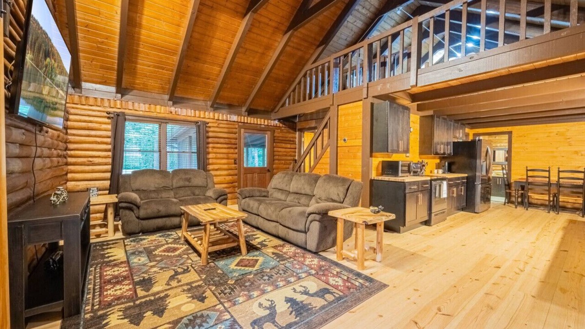 Gumlog Cabin | < 20 min walk to Lake Hartwell!