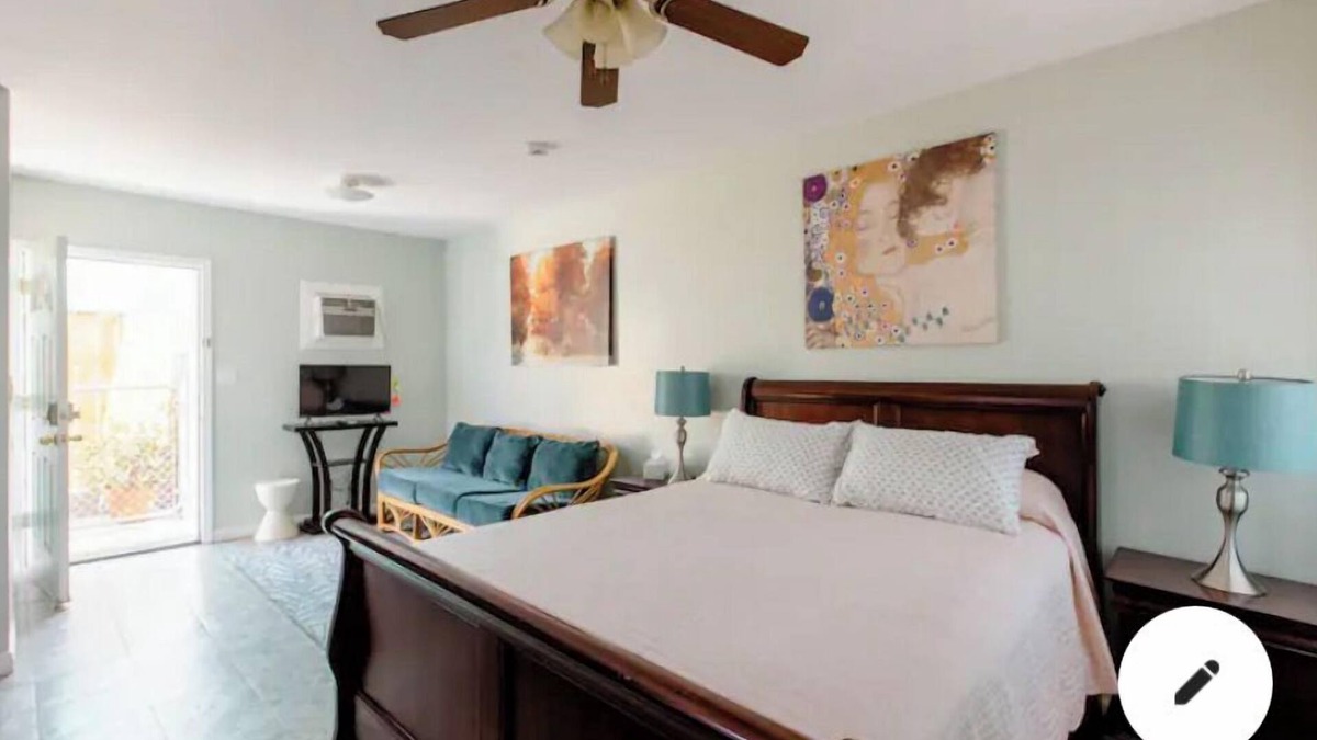 La Presa Apartment | 20 minutes from downtown San Diego.Large clean quiet secured studio.Near 54H 125