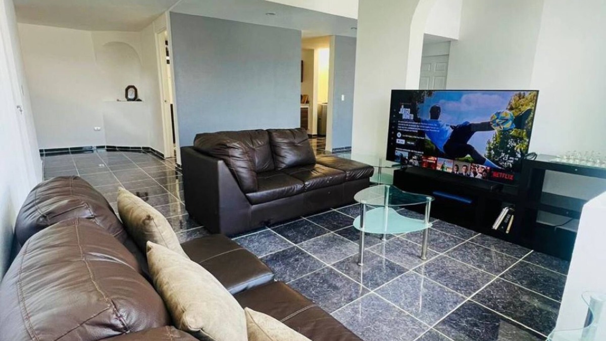 Morelia House | 20 minutes from downtown! Ideal house for couples with game room and dining room.