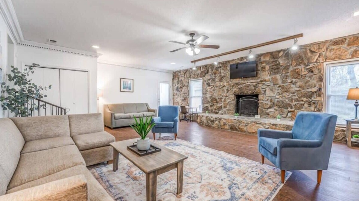 Ellendale House | 20 Minutes from Downtown - Blues City Retreat