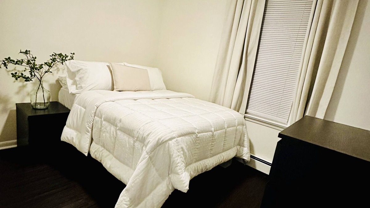 Passaic House | 20 minutes from NYC. Modern living!