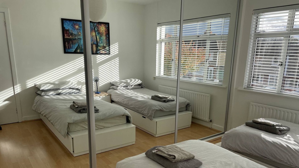 Dublin House | 20 minutes to the City.