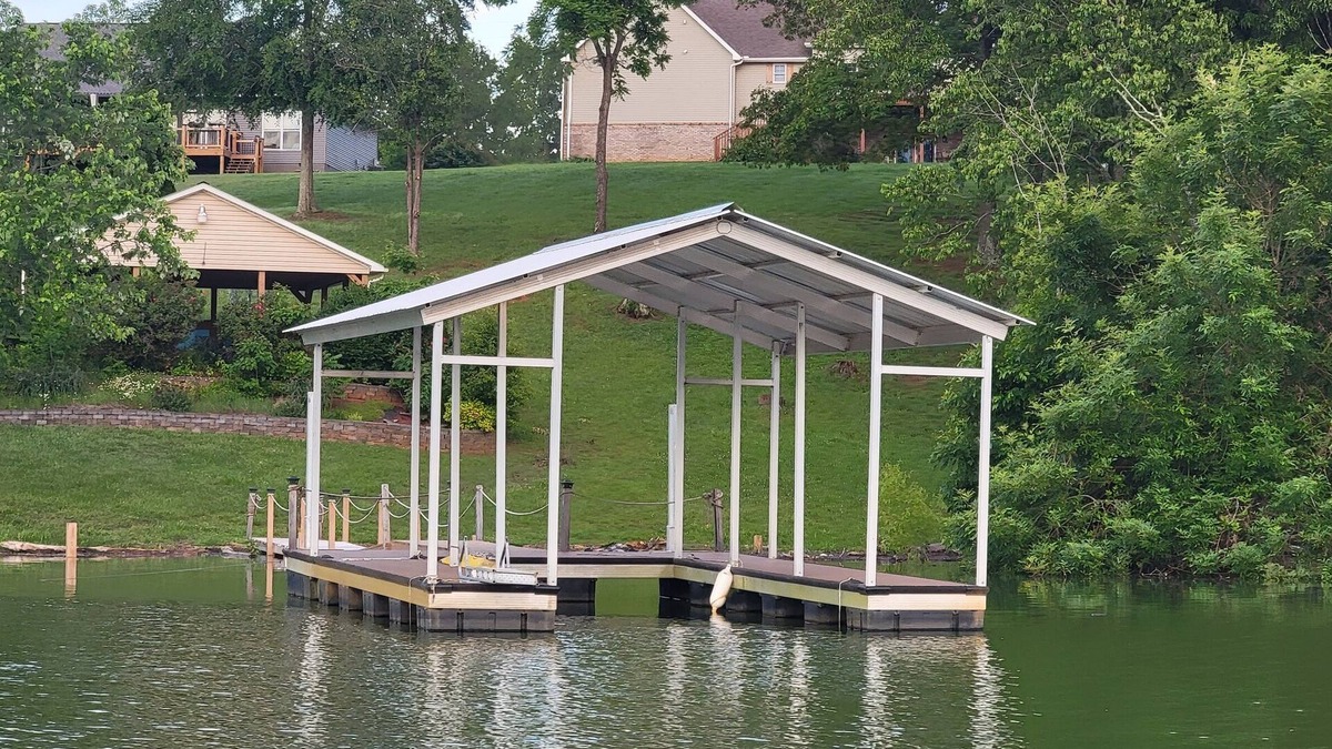 Dandridge House | 20% OFF Book by 9/30 Lake Dock Pavillion Hot Tub