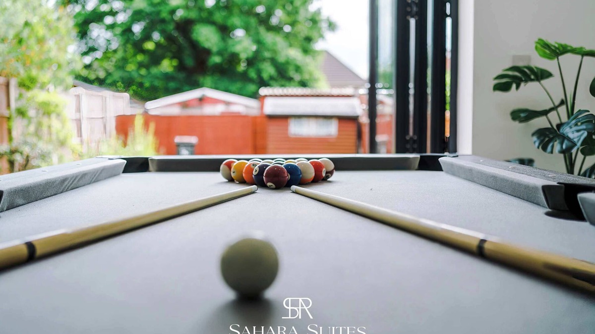 Cradley House | 20% Off | Modern 4BR | Sleeps 8 | Parking