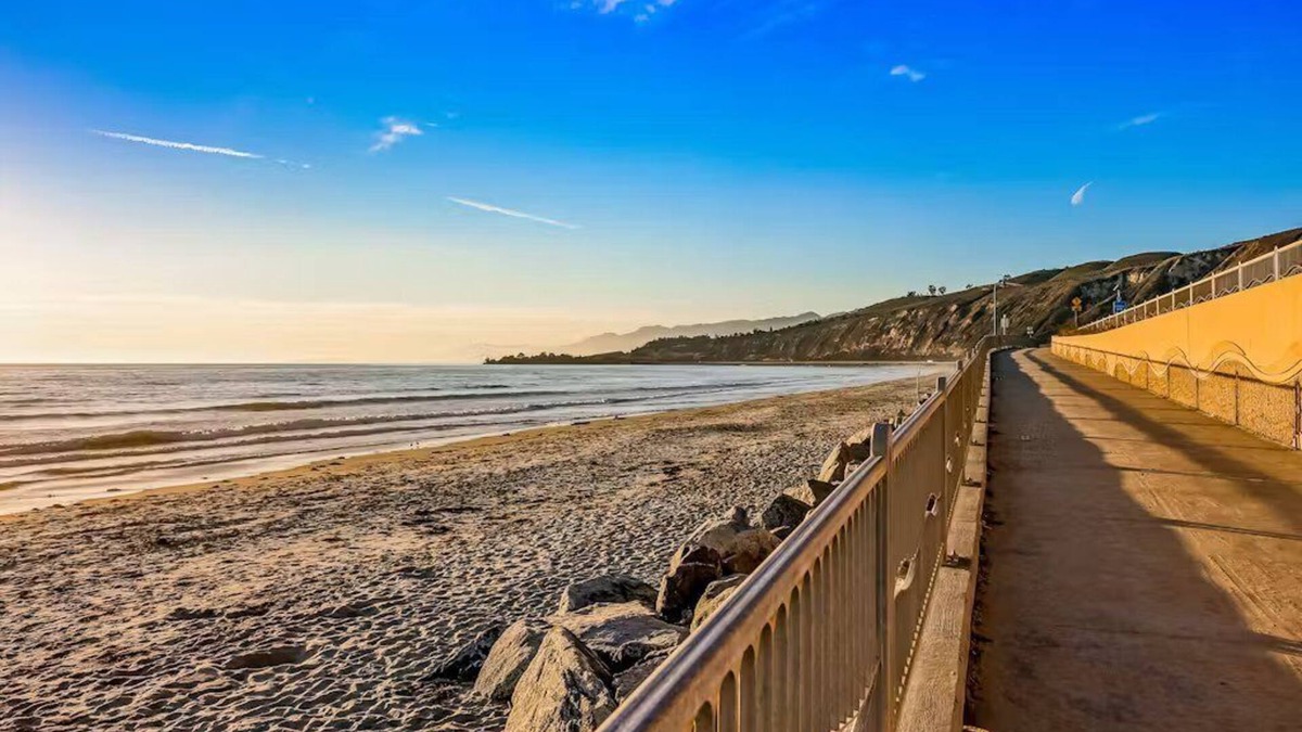 La Conchita House | 20%Off Sept 11-14! Patio Ocean Views,Great Reviews