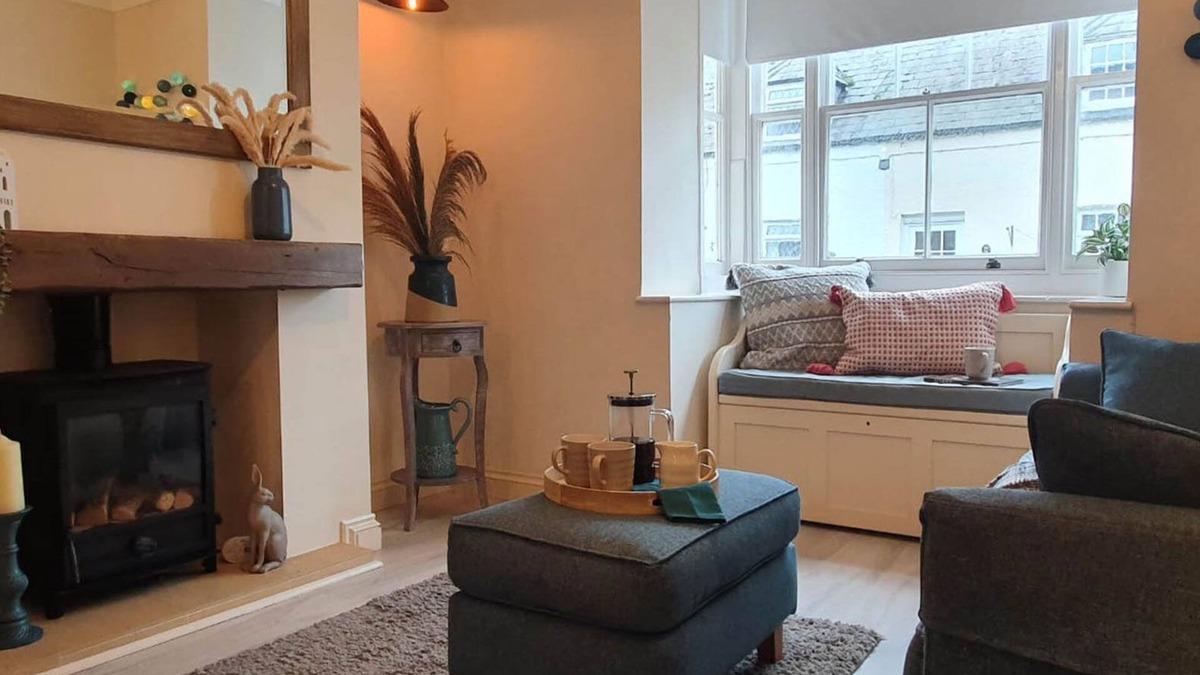 Beaumaris Apartment | 20 Rosemary Lane - a coastal that sleeps 4 guests in 2 bedrooms