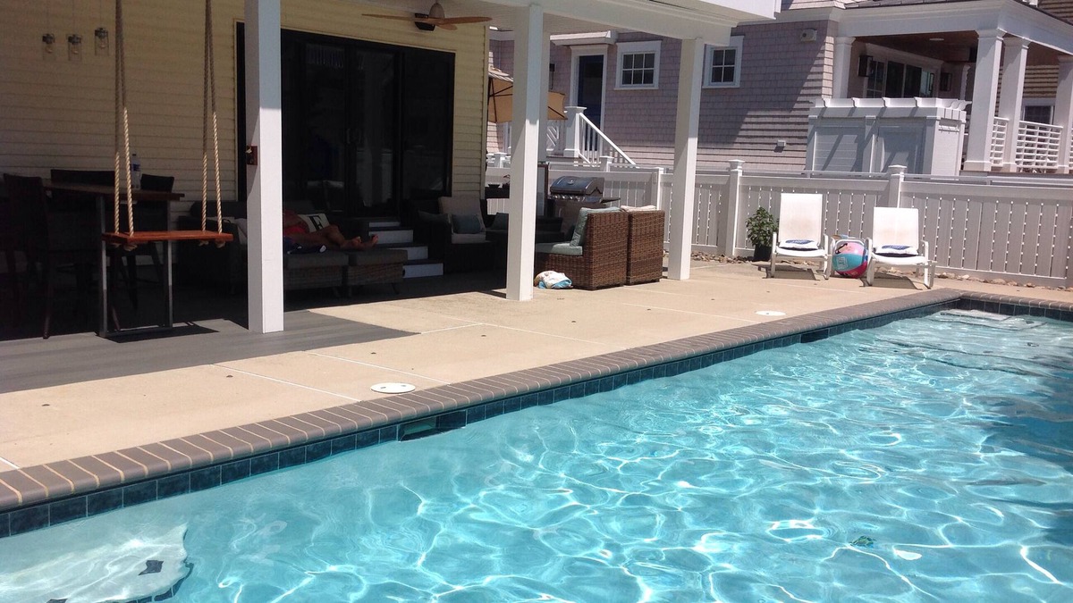 Avalon House | 20% September discounts in effect. Warm water and less crowds. Book today.