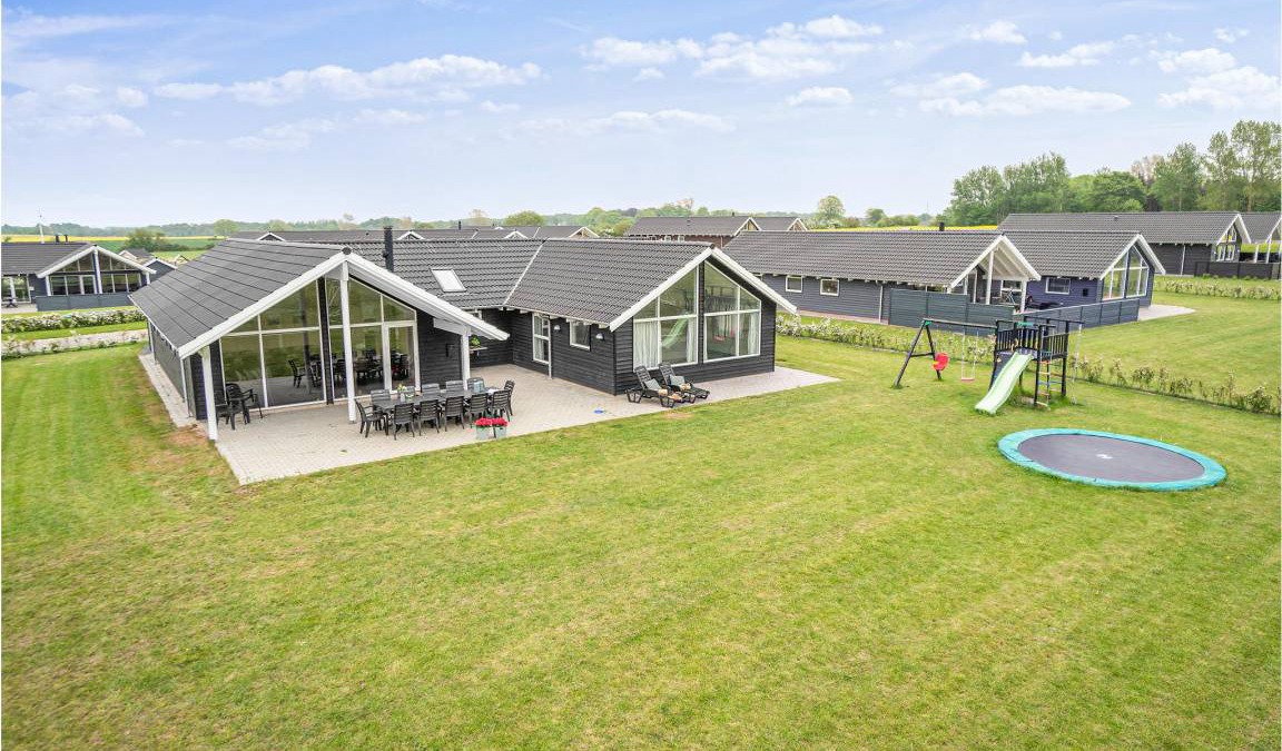 Bogense House | 200 m² House ∙ 5 bedrooms ∙ 14 guests