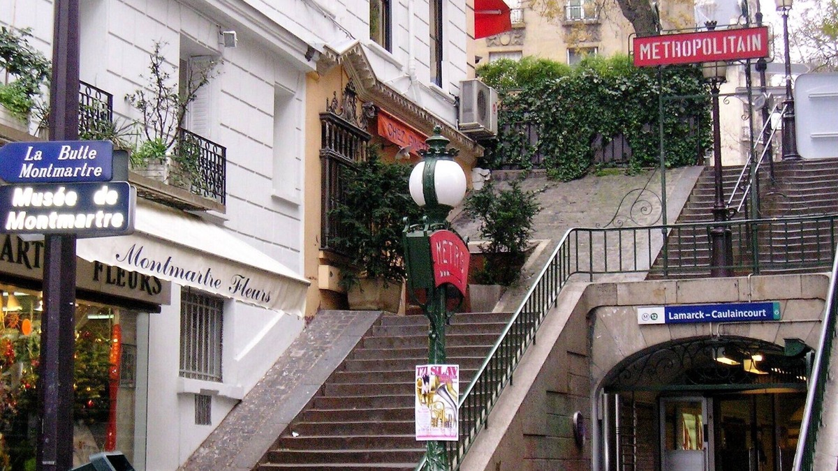 Quartier des Grandes-Carrieres Apartment | 200 meters from Lamarck metro. Very nice 2 room apartment with terrace.