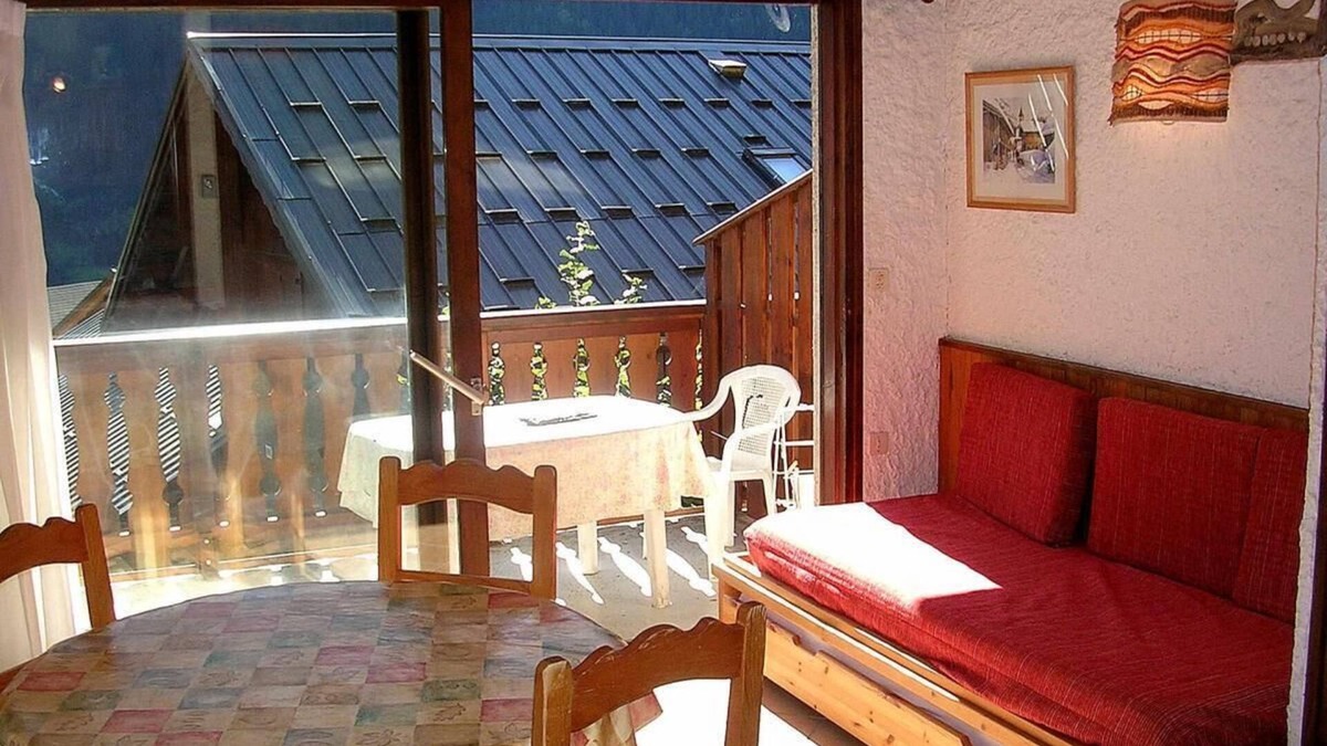 Champagny-en-Vanoise Apartment | 200m from ski slopes, 1st floor, view mountain, balcony, tv, ski locker, 24m², Champagny-en-Vanoise