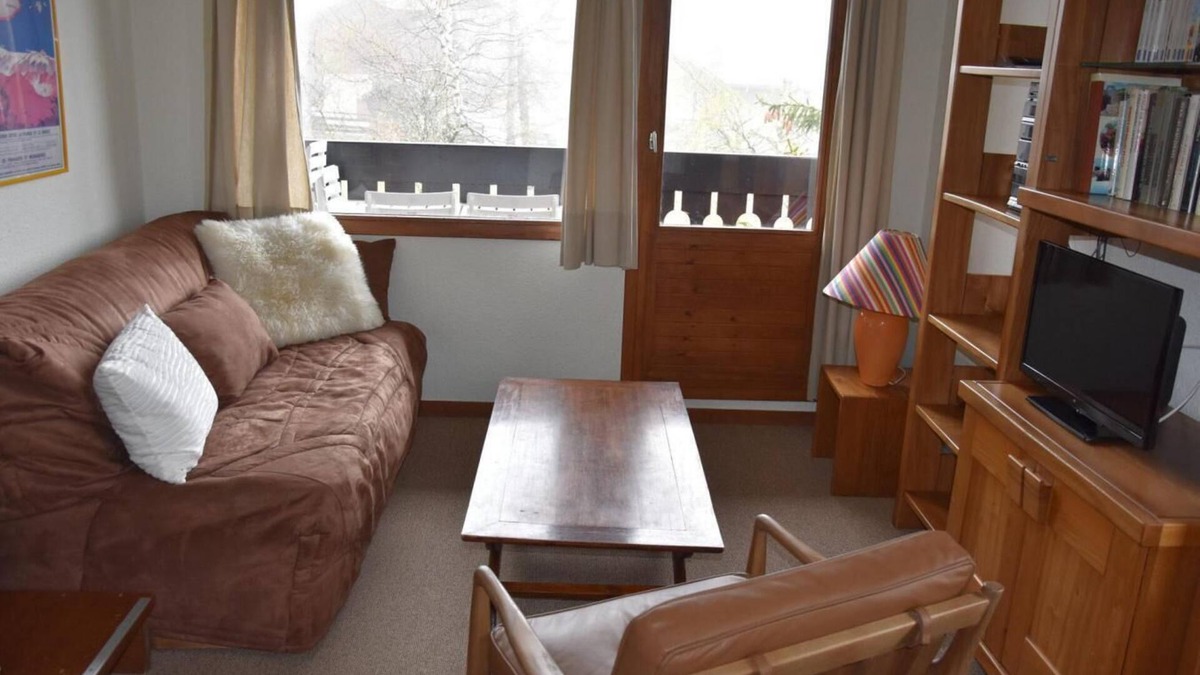 Pralognan-la-Vanoise Apartment | 200m from ski slopes, 2nd floor, balcony, tv, ski locker, 54m², Pralognan-la-Vanoise