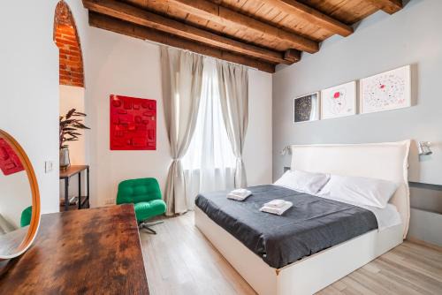 Bullona Apartment | 200mt METRO - Design Apartment for Creative Living