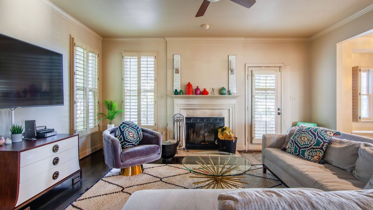 Ashton Heights House | 2023 Renovation. Boho Zen + Chic North Arlington. Great Location. Safe. Quiet