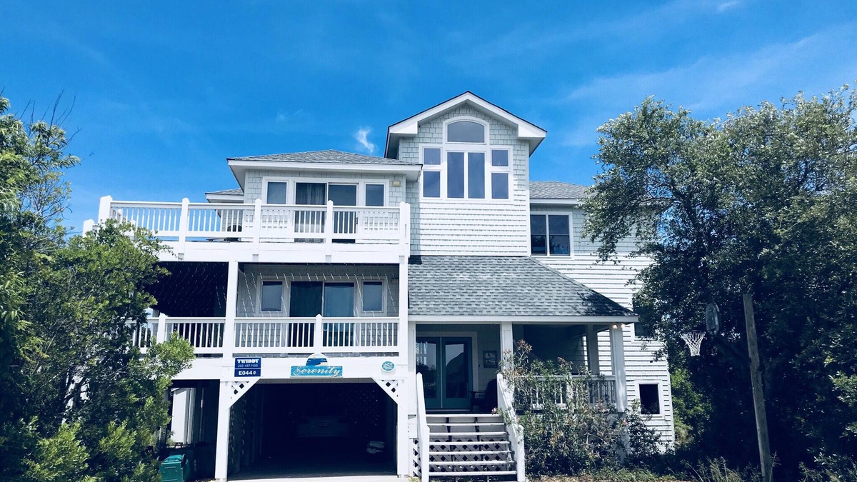 Pine Island House | 2025 Open weeks discounted ~150 yards to ocean ~ 4 master suites ~ Pups welcome