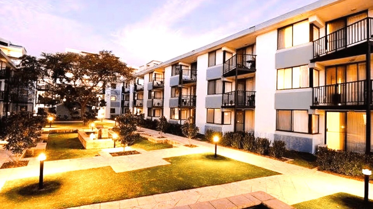 South Perth Apartment | 206 South Perth Secret Sanctuary 1BR &Parking