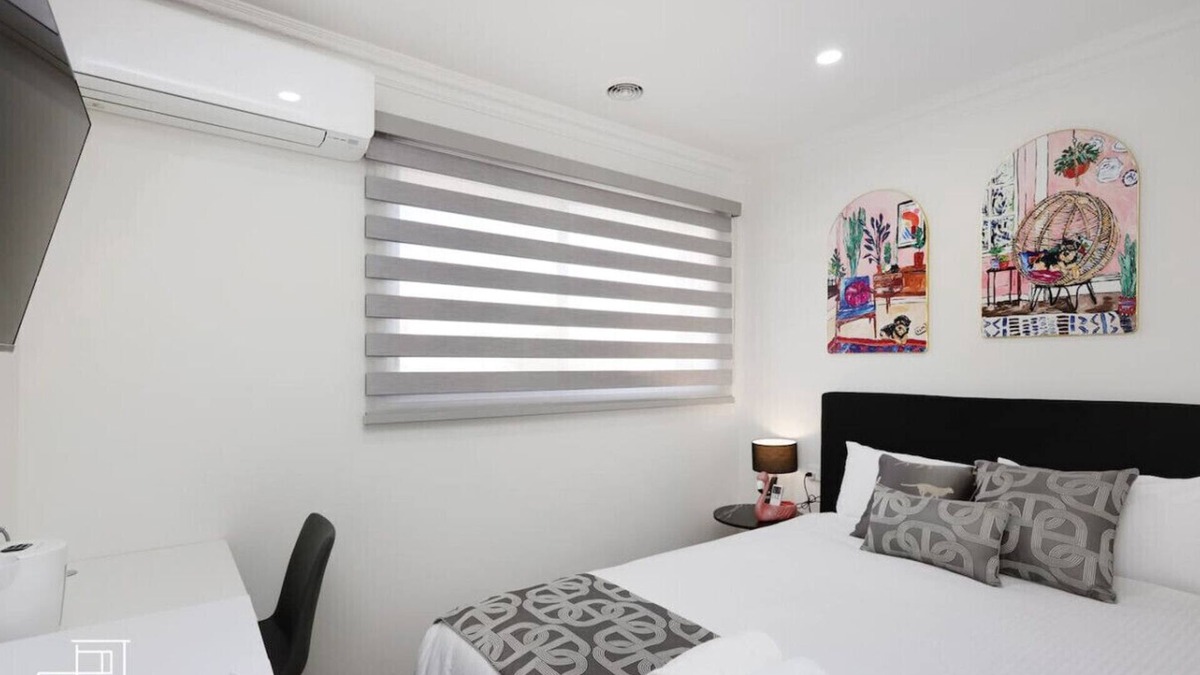 Brunswick East Hotel | 209 Stylish Queen BR w/Fast WiFi 18 mins tram to CBD