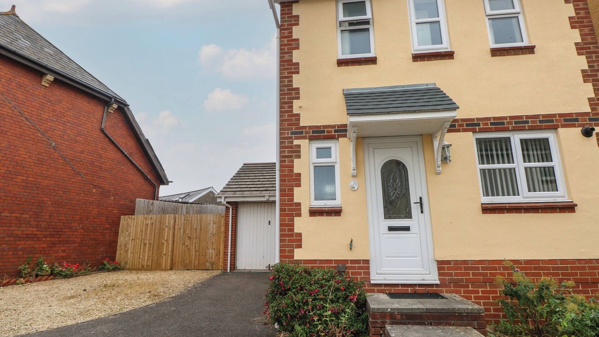 Barry Cottage | 21 HEOL GYLFINIR, family friendly, country holiday cottage in Barry