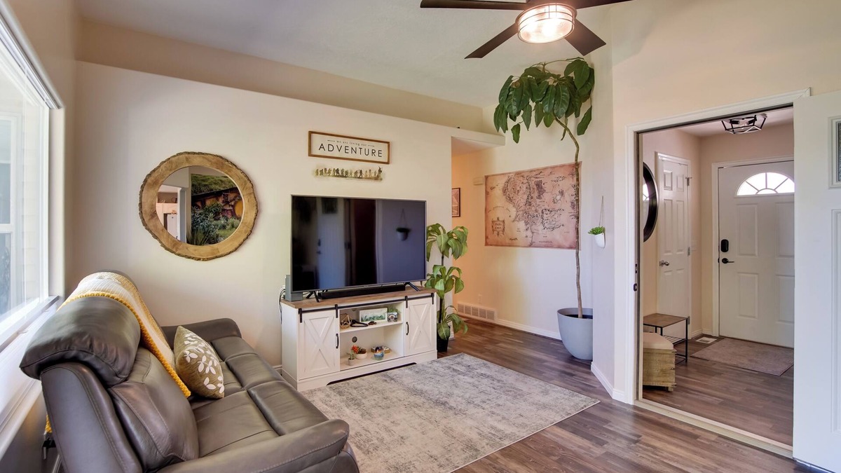 Cedar City House | 21 Mi to Kolob Canyons: ‘Middle Earth’ Escape!