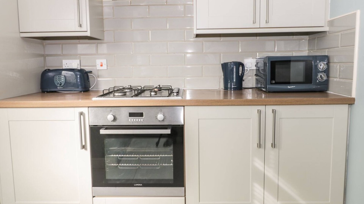 Beverley Cottage | 21 WELLINGTON ROAD, pet friendly, country holiday cottage in Beverley