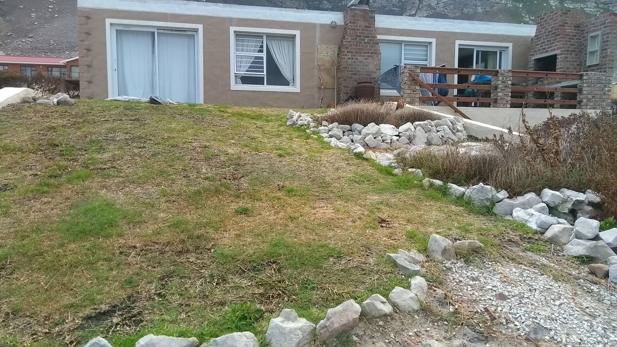 Betty's Bay Cottage | 210 Degrees South - Paradise in Sunny Seas