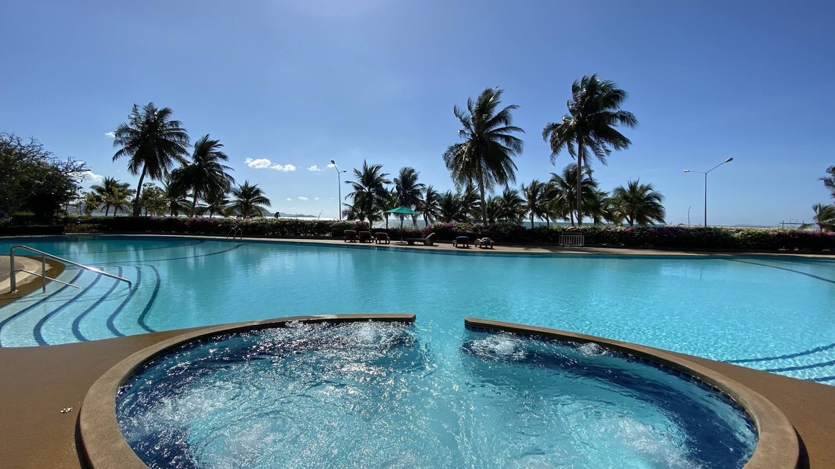 Na Chom Thian Apartment | 210sqm Beachfront Luxury just 15 mins from City
