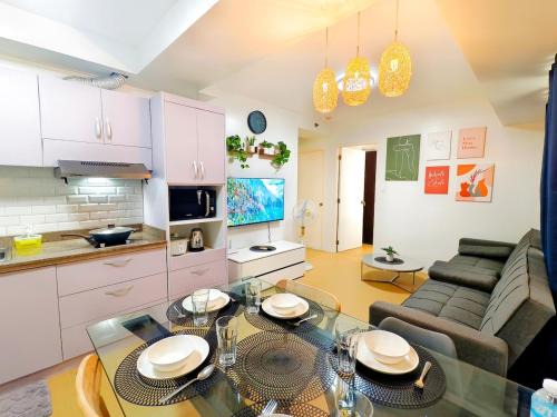 Lahug Apartment | 2114T2 Avida Towers Cebu IT Park 2BR Unit 2 Toilet 2 TV