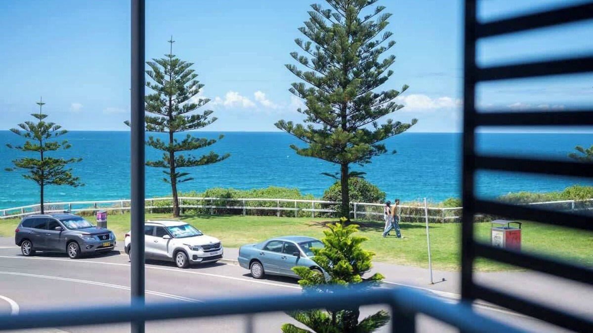 Newcastle Apartment | 212 - Amazing Apartment - Near Beach