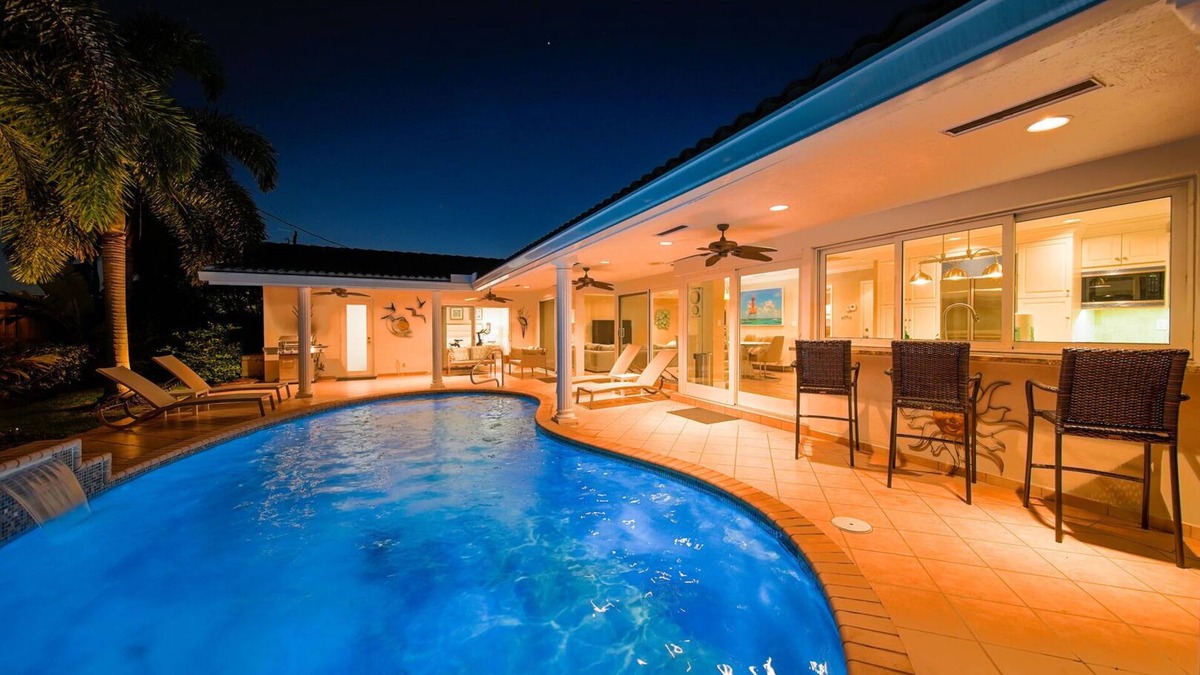Imperial Point House | 2152 Managed By Brampton Park
