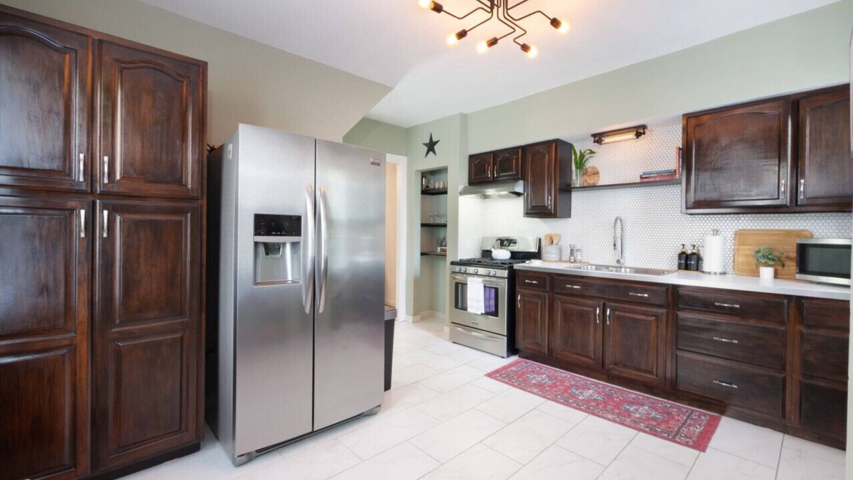 Ohio City Apartment | 2156 W 34th Pl Historic Home in Ohio City!