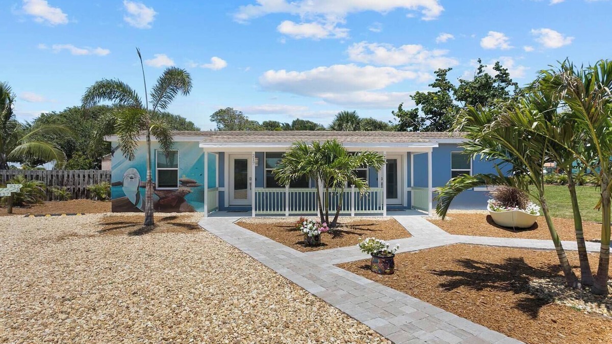 Cocoa Beach Apartment | 217 Dolphin | King Bed | BEACH | Walkable | Dog Friendly!