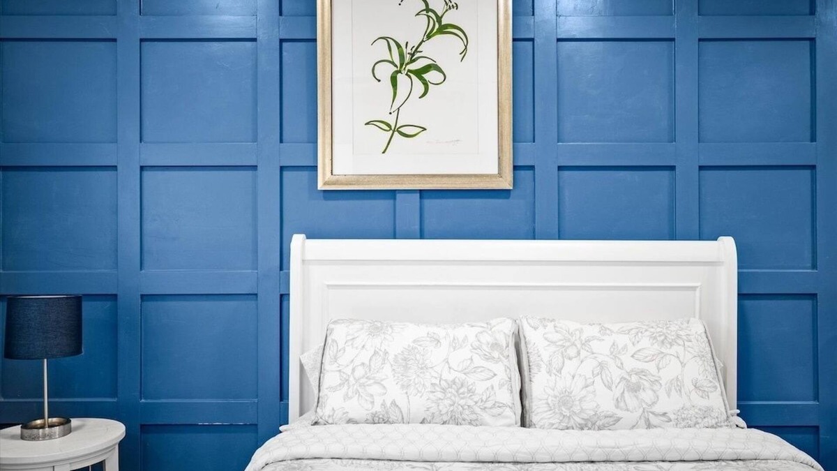 Roosevelt Condo | 22 Chelsea Place On The Park, In Heart Of Downtown