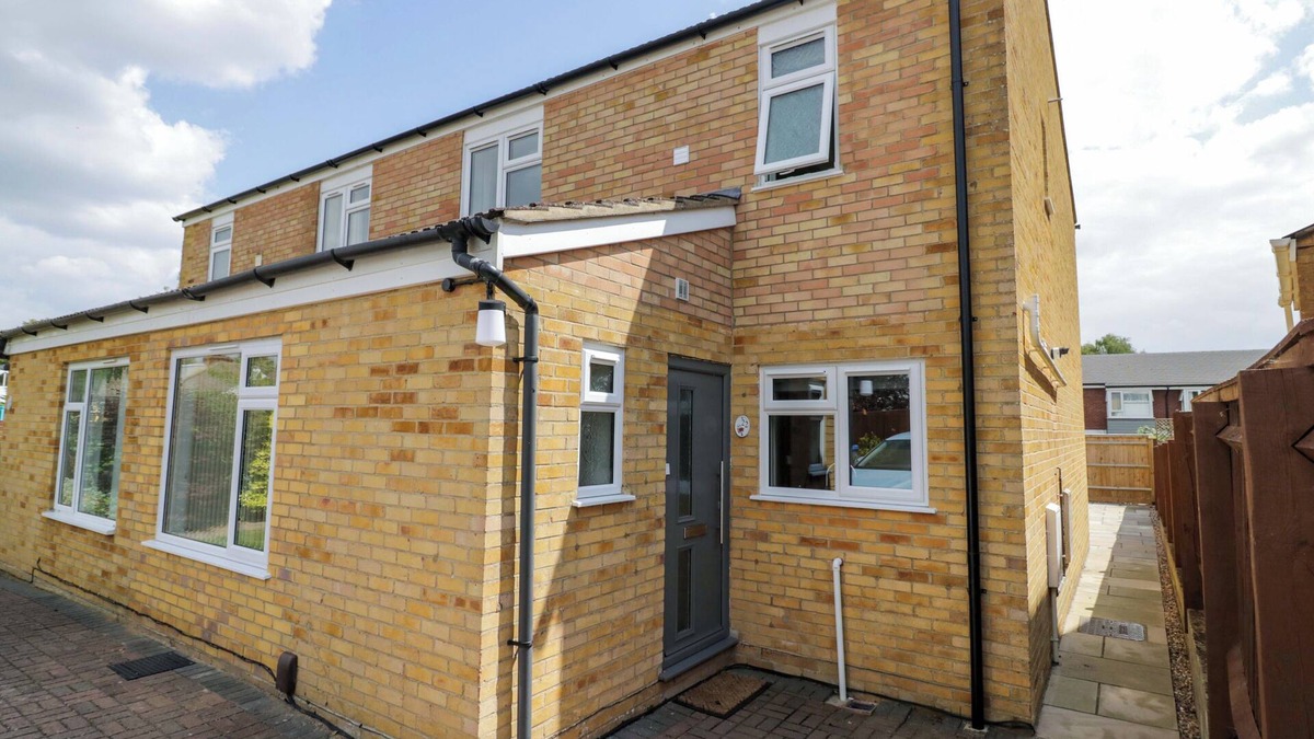 Kidlington Cottage | 22 OLD CHAPEL CLOSE, family friendly, with a garden in Kidlington