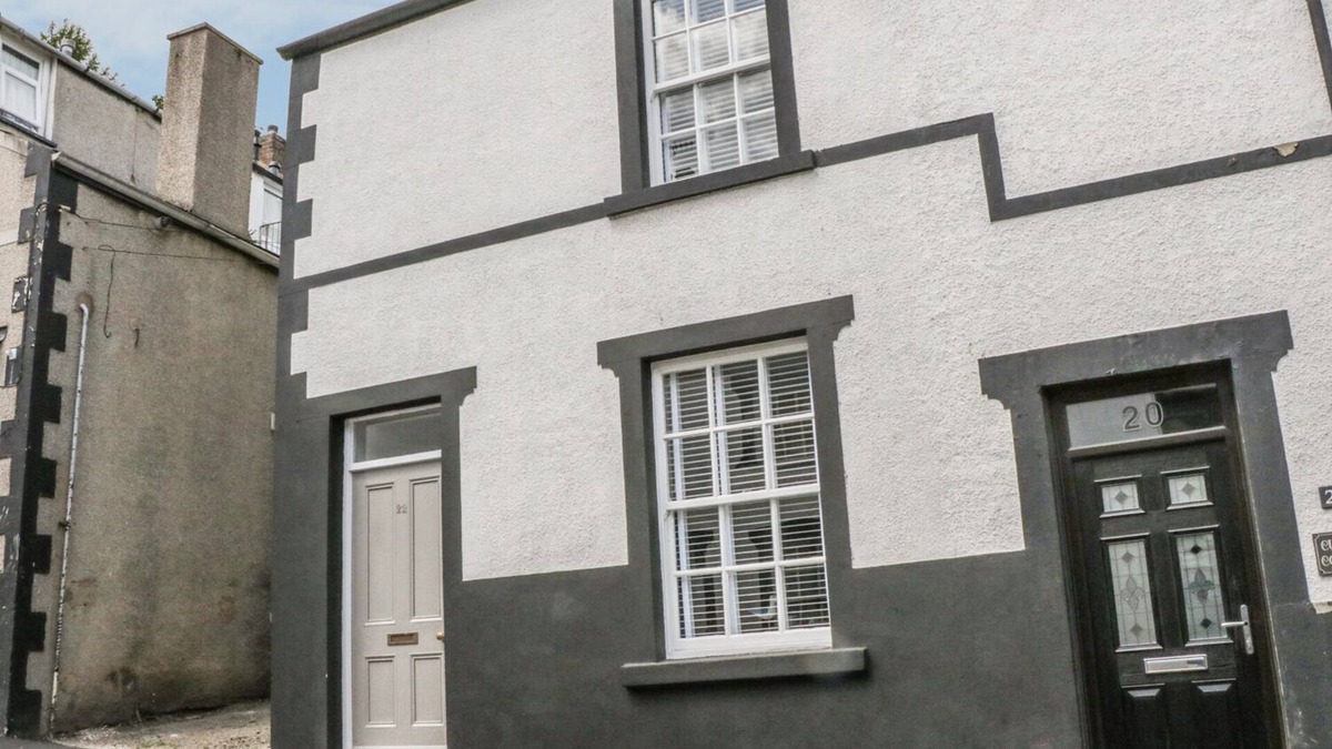 Conwy Cottage | 22 UPPERGATE STREET, family friendly, with a garden in Conwy
