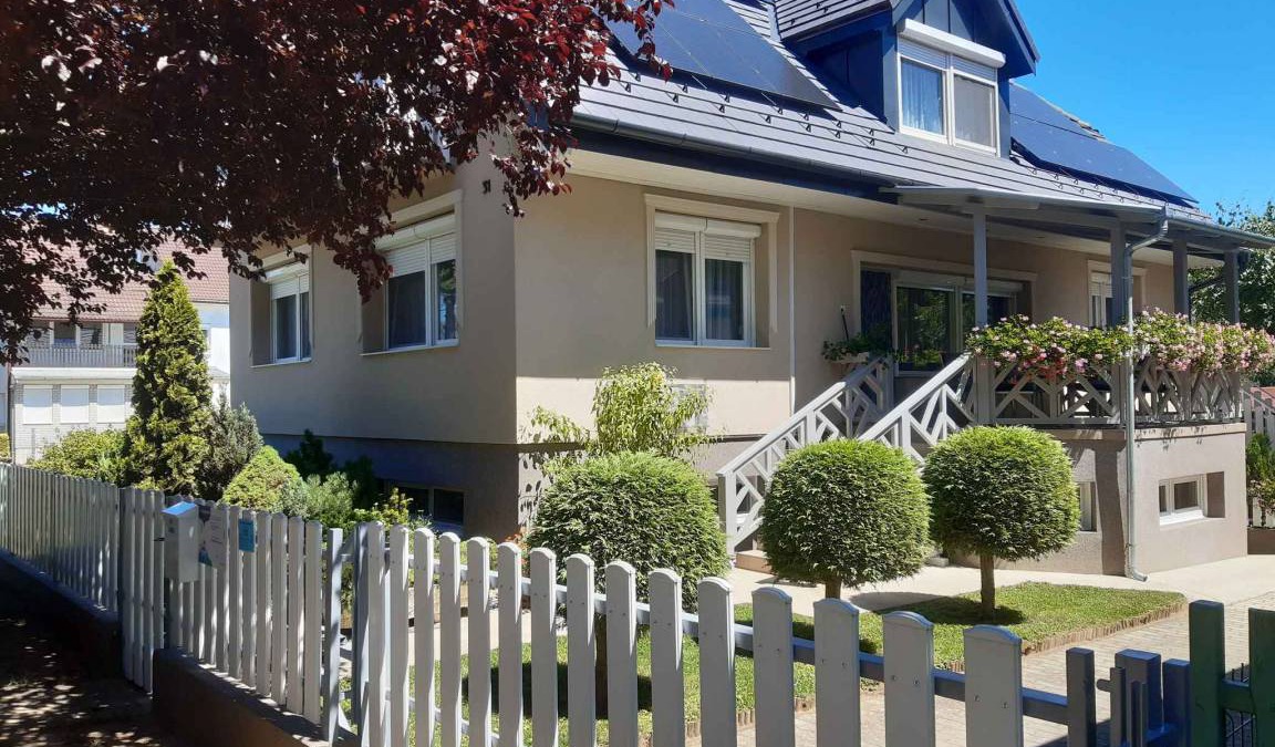 Balatonszarszo House | 220 m² House ∙ 6 bedrooms ∙ 12 guests