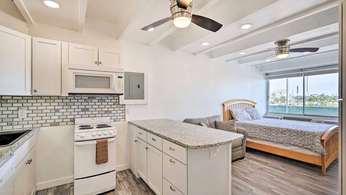 Open Sands Condo | #228 Fontainebleau