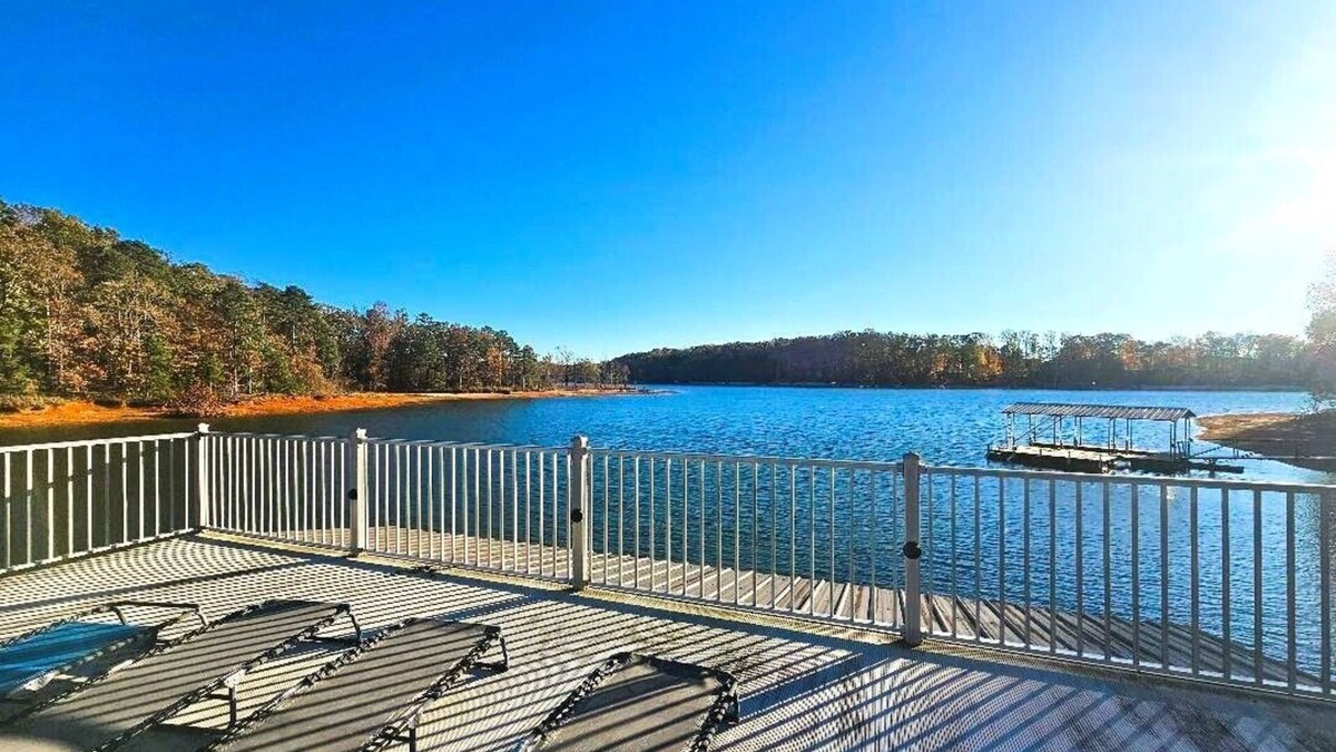 Anderson House | 228 Lakeland