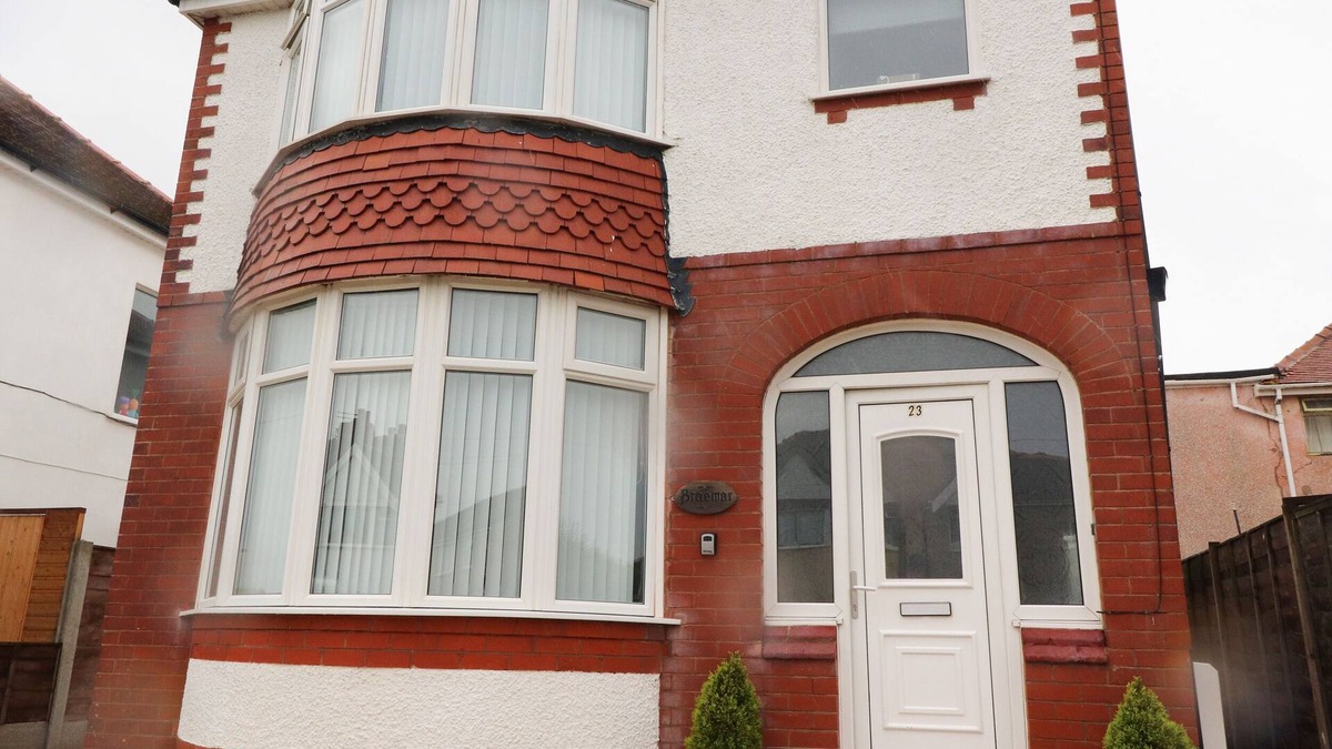 Thornton-Cleveleys Cottage | 23 RYDEN AVENUE, pet friendly, country holiday cottage in Cleveleys