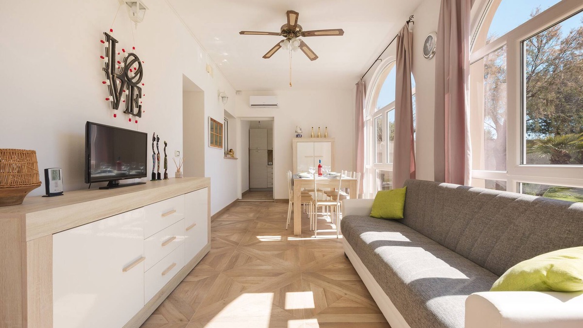 Giorgilorio House | 2317 Villa Rose by Barbarhouse