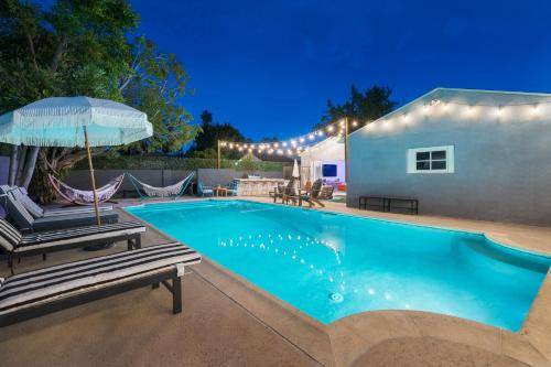 NoHo Arts District House | 232 m² House ∙ 4 bedrooms ∙ 10 guests