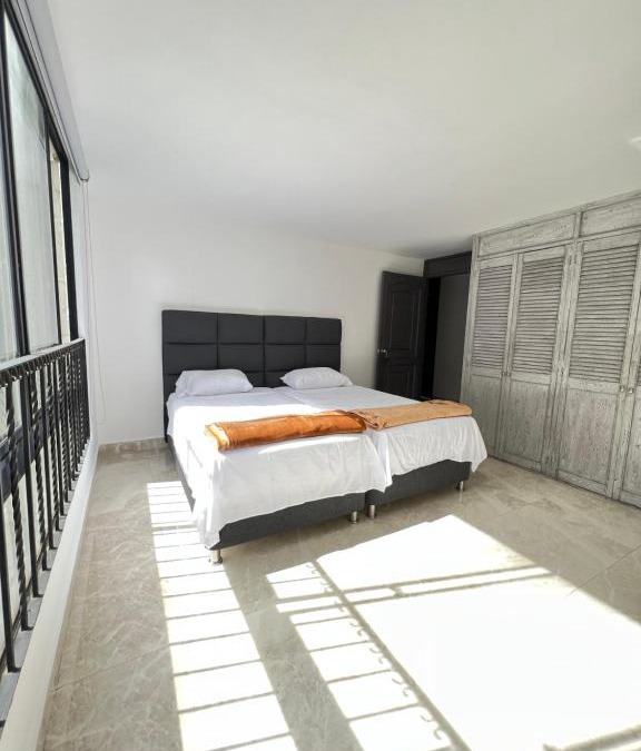 Los Naranjos Apartment | 232 mt2, Mejor ubicación en Medellín al lado del tesoro