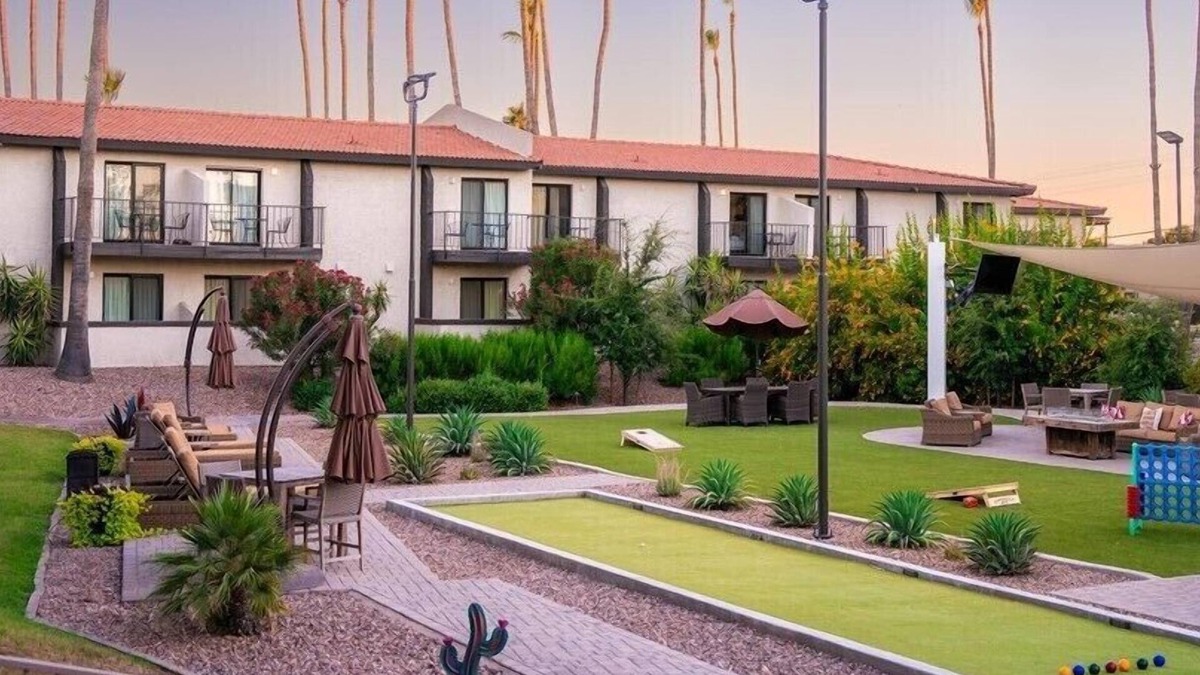 Scottsdale Gardens Apartment | 239-One Bedroom, Pool, Hot Tub, Putting Green