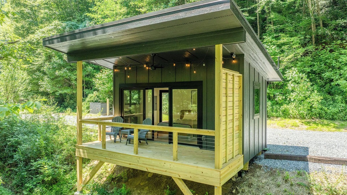 Rosman Cabin | 24 Caddisfly Court - Riverfront Fishing Cabin