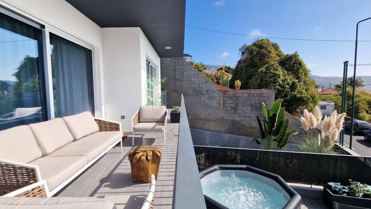Santo Antonio House | 24, The Townhouse by Lovelystay