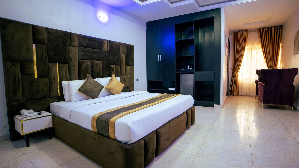 Ofin Hotel | 247 Luxury Hotel & Apartment Ajah