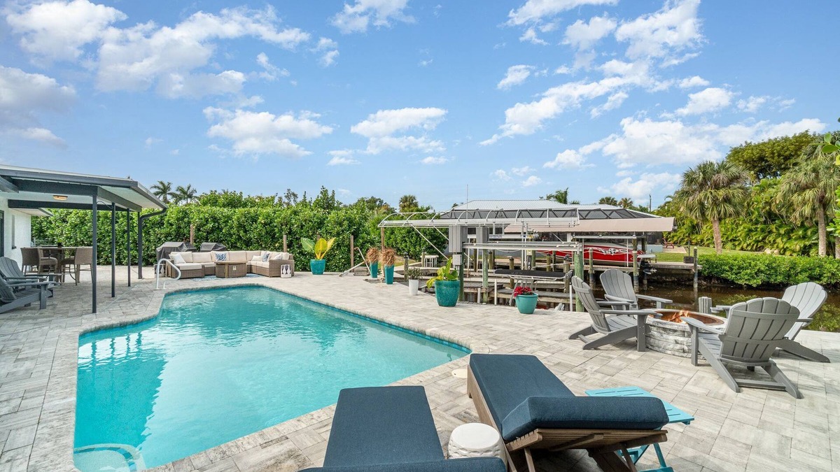 Iona Villa | 25% Fall Discount! Sailboat access. Under Fire Pit and Heated Pool