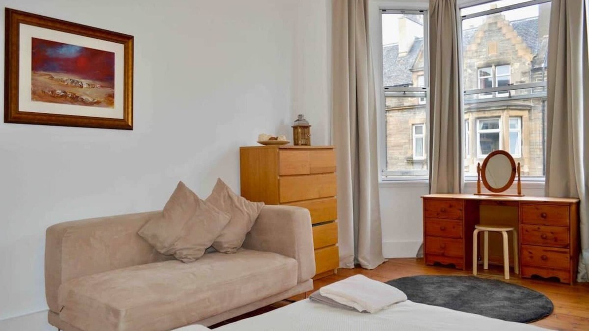 Newington Apartment | *25% OFF* 3-Bedroom Apartment - Central Edinburgh